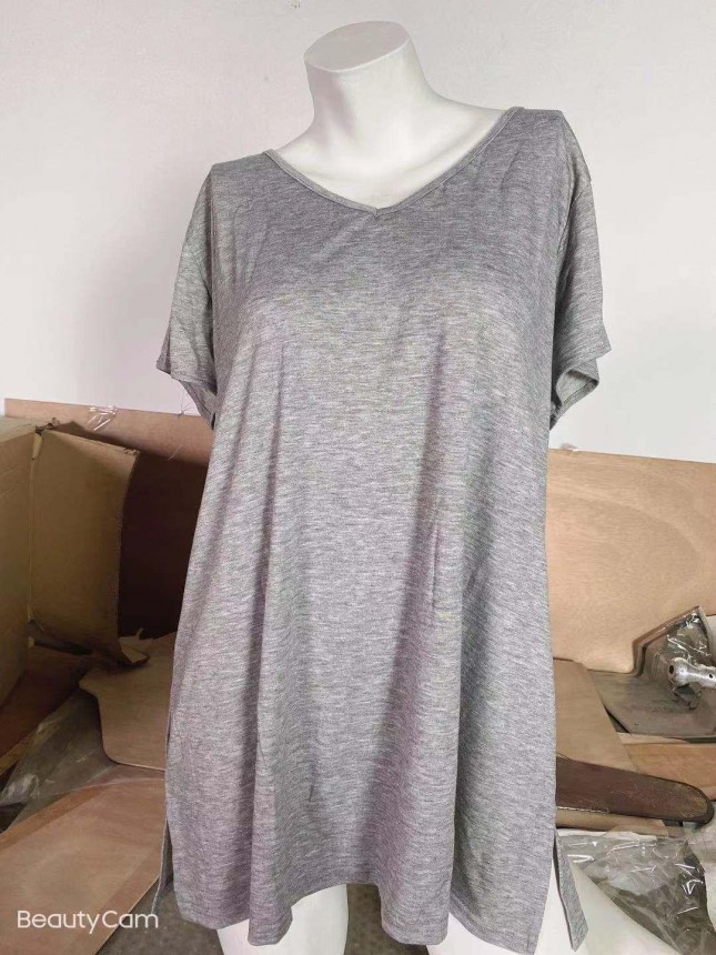 Solid color T shirt pending the fork fashion outfits